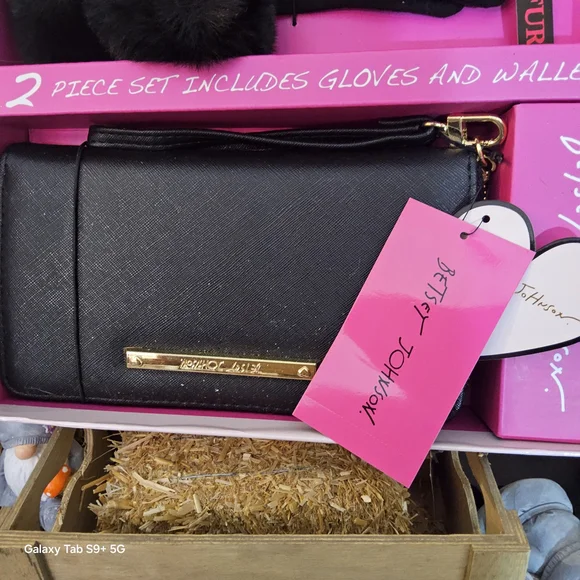 Betsey Johnson Black Gloves and Wallet Set with Gold Accents - Picture 4 of 4